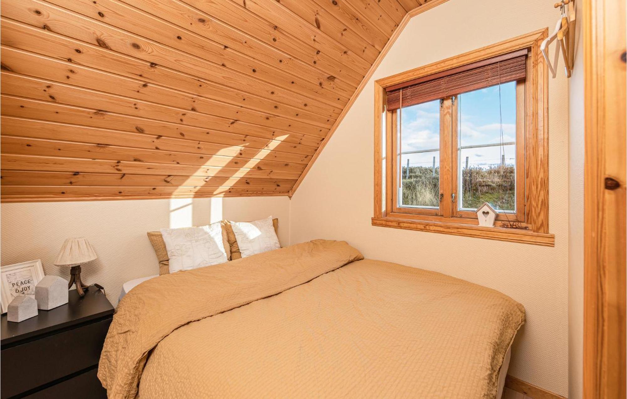 Awesome Home In Kvamsoy With Jacuzzi Sandvik  Εξωτερικό φωτογραφία
